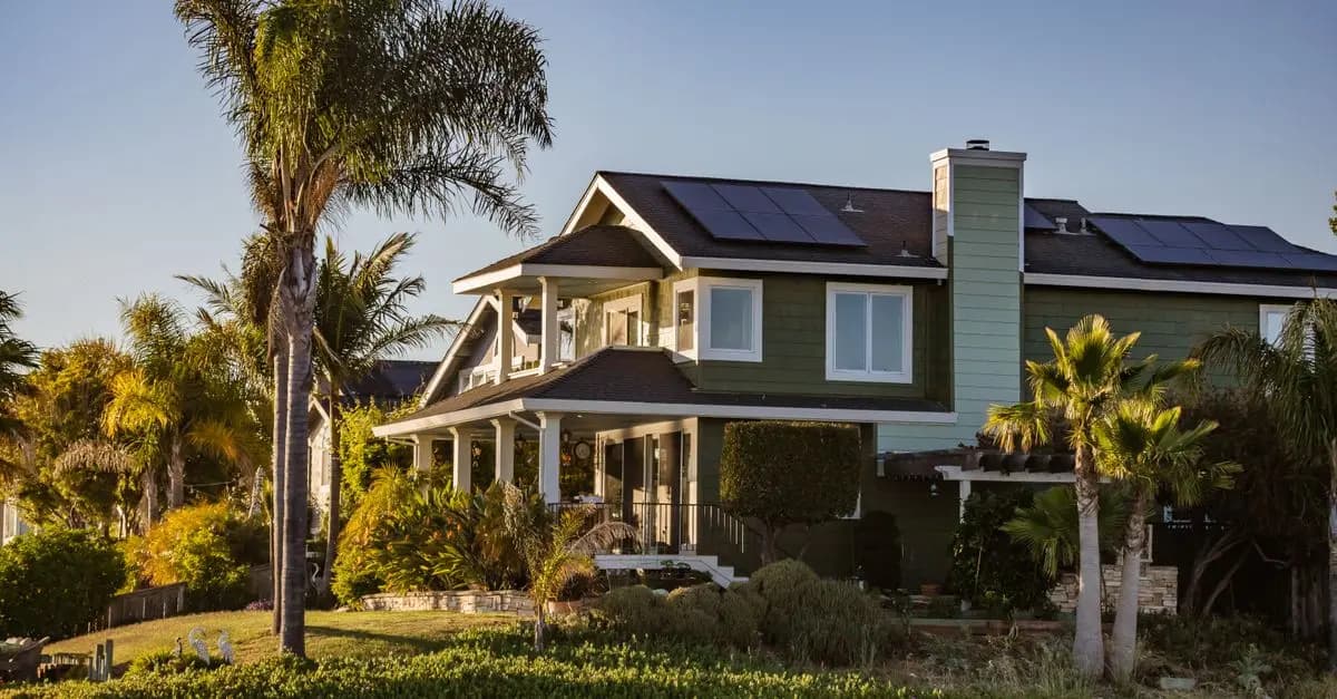How Home Tech Experts Improve Energy Efficiency in Homes